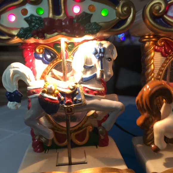 Vintage Carousel 1992 working Mr.Christmas 6 horses 21 favorite carols nonsmoker - Picture 12 of 16